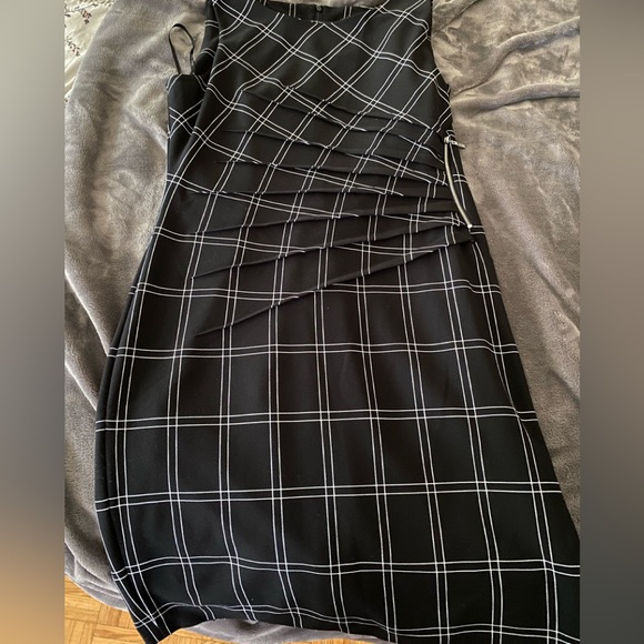 Ivanka Trump EUC women’s bodycon dress black and white geometric stretch size 12 - Picture 1 of 4